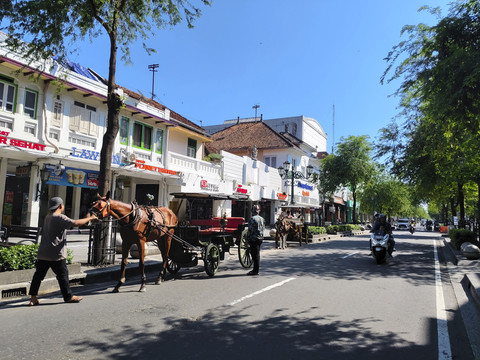 Suasana lalu lintas saat Idul Adha di Kota Yogyakarta, Jumat pagi (6/6/2025). Foto: Arfiansyah Panji Purnandaru/kumparan