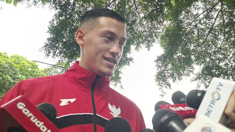 Kapten Timnas Indonesia Jay Noah Idzes di kediaman pribadi Presiden Prabowo di Jl. Kertanegara no IV, Kebayoran Baru, Jakarta Selatan, Jumat (6/6/2025). Foto: Zamachsyari/kumparan