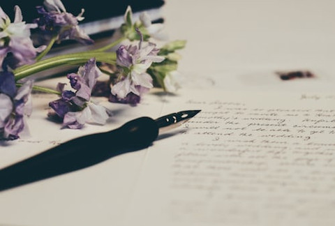   Ilustrasi 5 Contoh Surat Perpisahan untuk Guru. Sumber: Unsplash/Debby Hudson