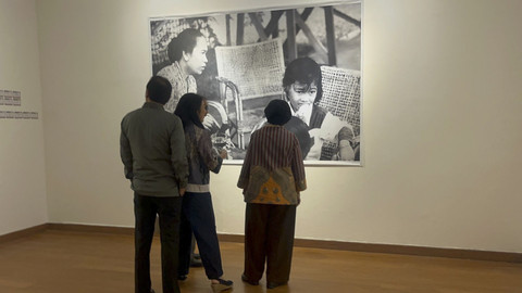 Megawati Soekarnoputri menghadiri Pameran Fotografi Guntur Soekarnoputra di Galeri Nasional, Jakarta Pusat, Sabtu (7/6/2025). Foto: Rayyan Farhansyah/kumparan