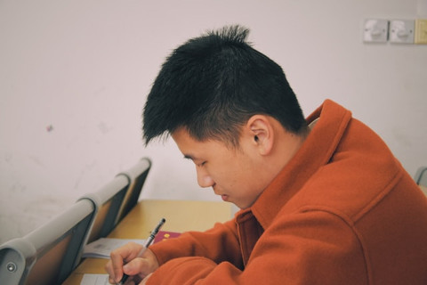 ilustrasi 5 contoh soal tes masuk kuliah swasta. sumber: unsplash/maccy