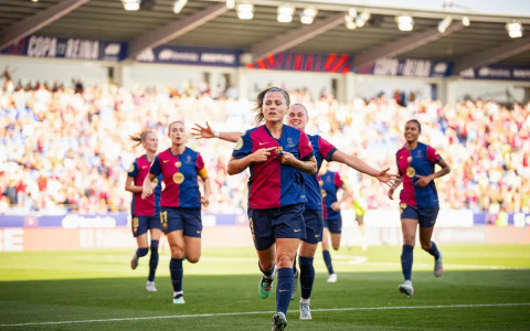 Barcelona Femeni juara Copa de la Reina 2024/25 usai tundukkan Atletico Madrid 2-0 di Estadio El Alcoraz, Minggu (8/6).  Foto: FC Barcelona