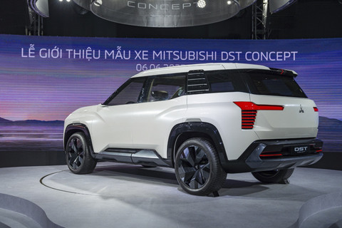 Detail eksterior dan interior Mitsubishi DST Concept yang tampil di Vietnam. Foto: Dok. AutoPro Vietnam