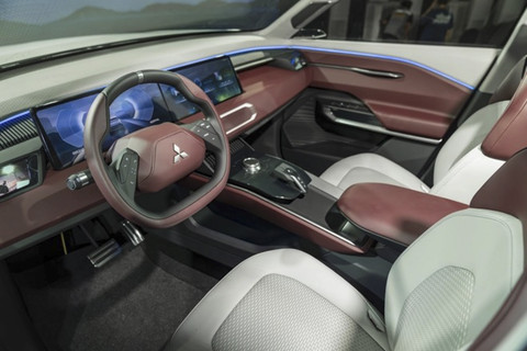 Detail eksterior dan interior Mitsubishi DST Concept yang tampil di Vietnam. Foto: Dok. AutoPro Vietnam