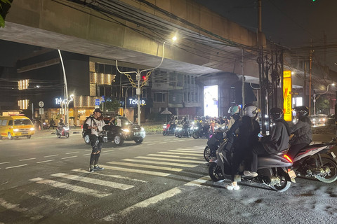 Irfan (29 tahun), pengamen jalanan yang ditemui di sekitar Jalan Panglima Polim, Jakarta Selatan, Minggu (8/6/2025). Foto: Fadhil Pramudya/kumparan