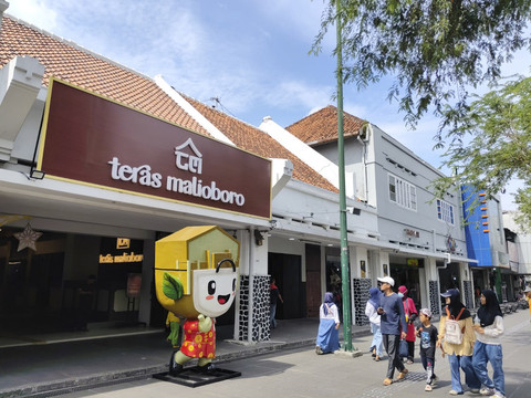 Suasana kawasan Malioboro, Kota Yogyakarta pada Senin (9/6/2025). Foto: Arfiansyah Panji Purnandaru/kumparan