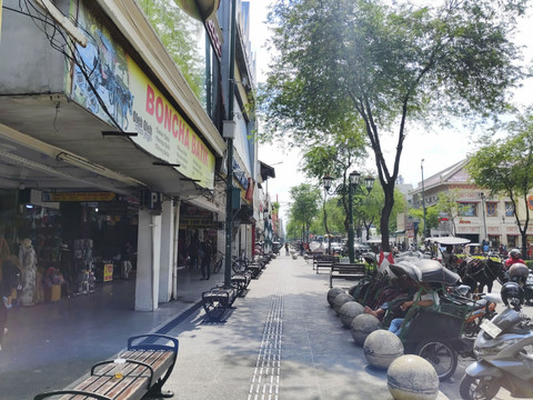 Suasana kawasan Malioboro, Kota Yogyakarta pada Senin (9/6/2025). Foto: Arfiansyah Panji Purnandaru/kumparan