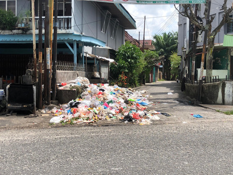 Jalan Pepaya, Kota Pekanbaru, Senin (9/6/2025). Lokasi ini tidak jauh dari kantor Gubernur Riau. Dok: kumparan
