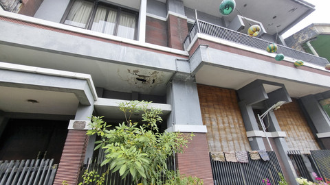 Rumah eks Ketua DPRD Jawa Timur, Kusnadi, yang berada di Pondok Sedati Asri, Sidoarjo, Senin (9/6/2025). Foto: Farusma Okta Verdian/kumparan