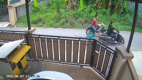 Rekaman CCTV bocah berusia 10 tahun jadi korban begal di Jalan Kemuning, Labuhan Dalam, Tanjung Senang, Bandar Lampung. | Foto: Dok Istimewa