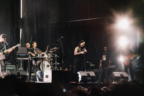 Bernadya tampil manggung untuk pertama kalinya di Kota Pontianak lewat festival musik Borneo Harmony. Foto: Dok. Jokaka