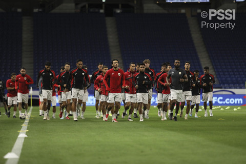 Pemain Timnas Indonesia mengikuti sesi latihan jelang pertandingan kualifikasi Piala Dunia 2026 di Suita City Stadium, Senin (9/6/2025). Foto: PSSI