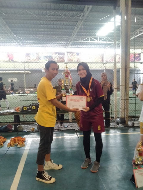 Siti Nurhasanah Best Player Liga futsal WFL U18 2024[foto],dokumentasi panitia penyelenggaran Liga WFL