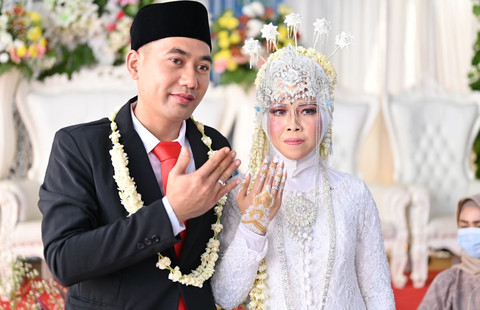 Ilustrasi Contoh Penerimaan Pengantin Pria Bahasa Sunda Sumber Unsplash/Ochimax Studio