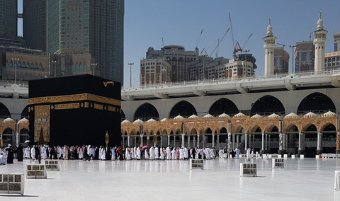 Ilustrasi Syarat Visa Umrah Terbaru 2025 Sumber Unsplash/طفاف ابو ماجد السويدي