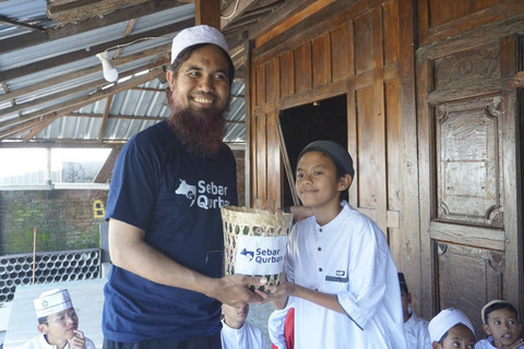 Human Initiative menyalurkan donasi kurban lewat program Sebar Qurban 2025. Foto: Dok. Human Initiative
