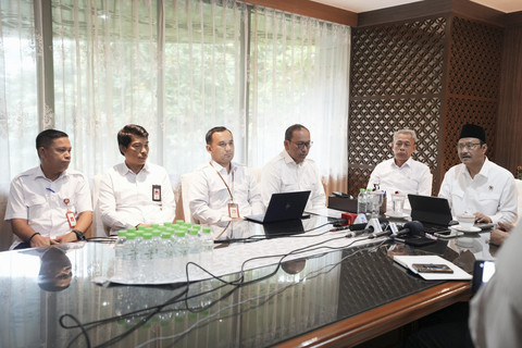 Menteri Sosial Saifullah Yusuf (Gus Ipul) di konferensi pers pencairan penebalan bansos di kantor Kemensos, Rabu (11/6/2025). Foto: Kemensos RI
