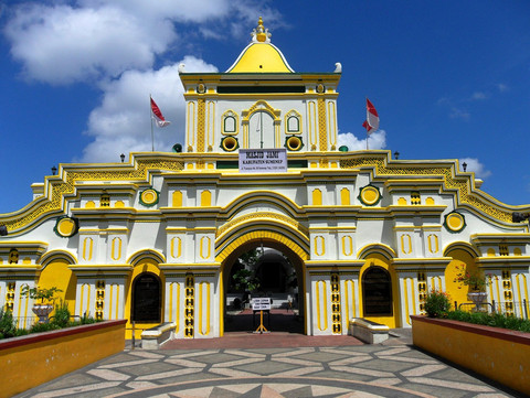 https://pixabay.com/id/photos/masjid-arsitektur-madura-sumenep-198175/