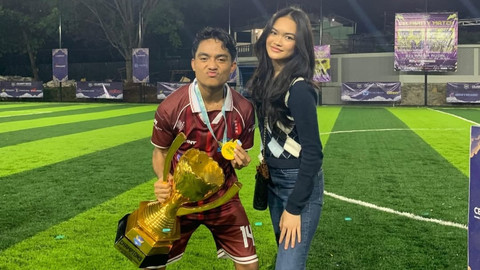 Betrand Peto dan kekasih. Foto: Instagram/betrandpetoputraonsu