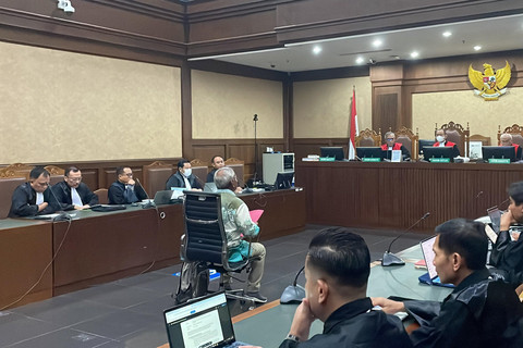 Dosen Fakultas Ilmu Pengetahuan Budaya UI Frans Asisi Datang menjadi ahli dalam persidangan lanjutan kasus dugaan suap dan perintangan penyidikan Harun Masiku, yang menjerat Sekjen PDIP Hasto Kristiyanto di Pengadilan Tipikor Jakarta, Kamis (12/6). Foto: Fadhil Pramudya/kumparan