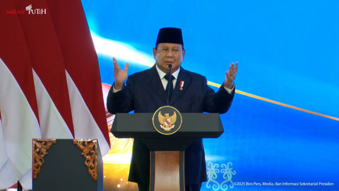 Presiden Prabowo Subianto memberikan sambuta saat menghadiri acara pengukuhan hakim di Mahkamah Agung (MA) Jakarta pada Kamis (12/6/2025). Foto: Youtube/Sekretariat Presiden