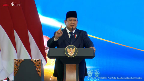 Presiden Prabowo Subianto memberikan sambuta saat menghadiri acara pengukuhan hakim di Mahkamah Agung (MA) Jakarta pada Kamis (12/6/2025). Foto: Youtube/Sekretariat Presiden