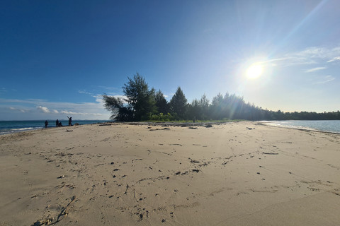 Pulau Panjang di Aceh Singkil. Foto: Shutterstock