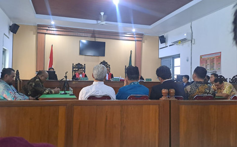 Pengadilan Negeri (PN) Solo menggelar sidang putusan sela gugatan ijazah palsu SMAN 6 Solo Presiden ke-7 Joko Widodo (Jokowi), Kamis (12/6). dok: kumparan