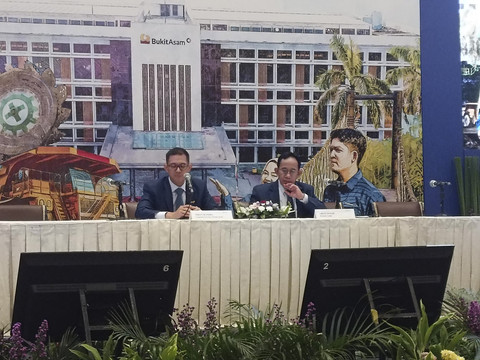 Konferensi Pers Rapat Umum Pemegang Saham Tahunan PT Bukit Asam di Hotel Borobudur, Jakarta, Kamis (12/6/2025). Foto: Muhammad Fhandra Hardiyon/kumparan