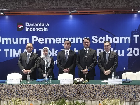 Direktur Utama PT Timah, Restu Widiyantoro, usai Rapat Umum Pemegang Saham PT Timah di Hotel Borobudur, Jakarta, Kamis (12/6/2025). Foto: Muhammad Fhandra Hardiyon/kumparan