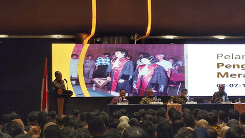 Ketua Mahkamah Agung, Sunarto, saat memberikan pembinaan bagi para hakim yang baru dilantik di Hotel Grand Mercure Harmoni, Jakarta Pusat, Jumat (13/6/2025). Foto: Jonathan Devin/kumparan