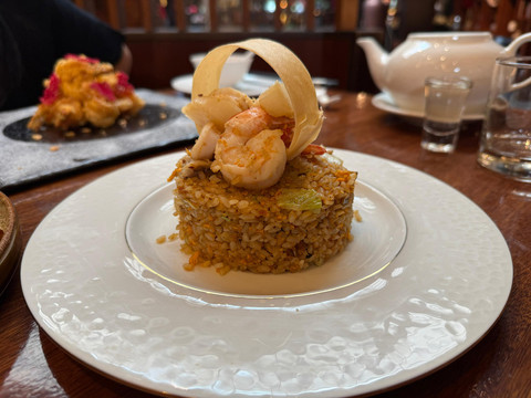 Hong Kong Tanka seafood fried rice 'Twelve' di Menteng, Jakarta. Foto: Azalia Amadea/Kumparan