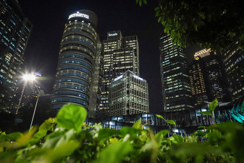 Suasana kawasan Sudirman Central Business District (SCBD) Jakarta, Jumat (13/6/2025). Foto: Iqbal Firdaus/kumparan