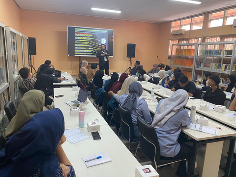 Kuliah Tamu Internasional di Jurusan Ilmu Komunikasi FISIP Unila. | Foto: dok. Jurusan Ilmu Komunikasi FISIP Unila