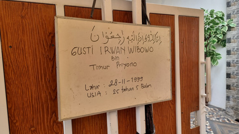 Rumah duka Gusti Irwan Wibowo alias Gustiwiw di Jati Melati, Pondok Melati, Bekasi, Jawa Barat, Minggu (15/6/2025).    Foto: Vincentius Mario/kumparan