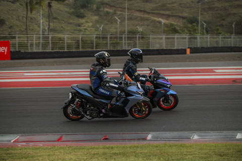  Yamaha