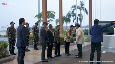 Presiden Prabowo bertolak menuju Singapura untuk kunjungan kenegaraan, Jakarta, Minggu (15/6/2025). Foto: YouTube/Sekretariat Presiden