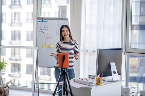 Illustrasi perempuan karier. Foto: Shutterstock