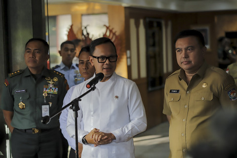 Wamendagri, Bima Arya, berbicara kepada wartawan terkait empat pulau yang menjadi sengketa antara Provinsi Aceh dan Sumatra Utara di Kantor Kemendagri, Jakarta, Senin (16/6/2025). Foto: Jamal Ramadhan/kumparan
