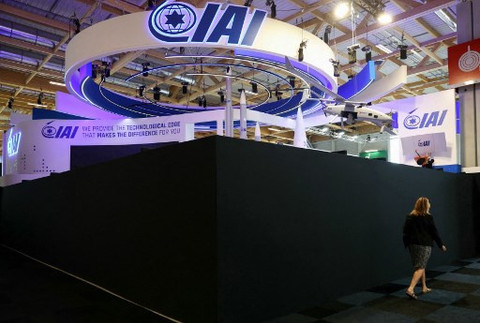 Pemerintah Prancis menutup stan industri militer Israel, dalam gelaran Paris Air Show di Le Bourget, Paris pada Senin (16/6). Foto: Alain Jocard/AFP