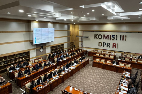 Rapat dengar pendapat (RDP) Komisi III terkait KUHAP di Gedung DPR, Jakarta Pusat, Selasa (17/6/2025). Foto: Rayyan Farhansyah/kumparan