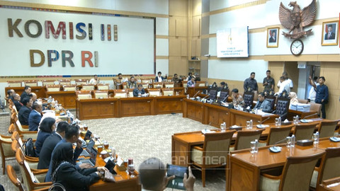 Rapat dengar pendapat (RDP) Komisi III terkait KUHAP di Gedung DPR, Jakarta Pusat, Selasa (17/6/2025). Foto: Youtube/ TV Parlemen