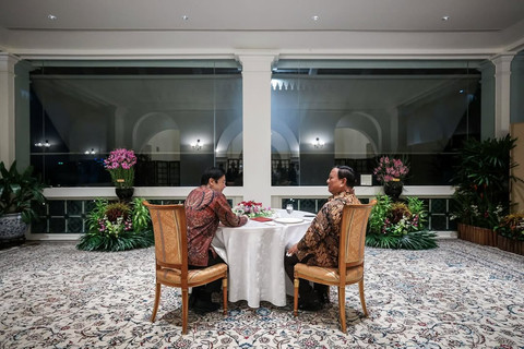 Presiden Prabowo Subianto bertemu Perdana Menteri Singapura Lawrence Wong di Gedung Sri Temasek, Singapura, Senin (16/6/2025). Foto: Instagram/@presidenrepublikindonesia