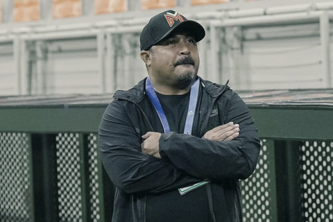 Pelatih Malut United Imran Nahumarury. Foto: Instagram/ @imran_nahumarury