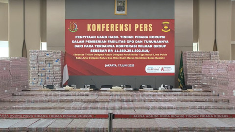 Kejaksaaan Agung menampilkan bukti uang Rp 2 triliun kasus korupsi CPO. Foto: YouTube/ Kejaksaan RI