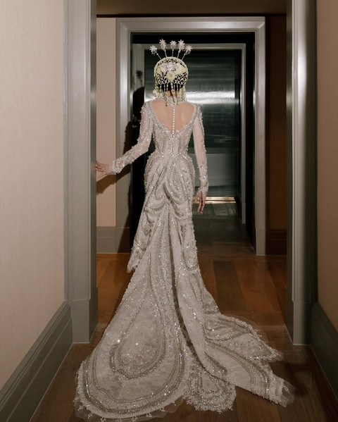 Tampilan Alyssa Daguise saat akad nikah, pakai kebaya pertama dari Tex Saverio. Foto: Instagram @alyssadaguise