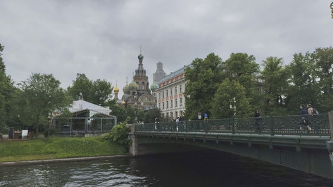 Suasana kota St. Petersburg, Rusia jelang pelaksanaan forum St. Petersburg International Economic Forum (SPIEF) 2025 pada Selasa (17/6/2025). Foto: Luthfi Humam/kumparan
