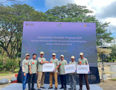 PT PLN Nusantara Power UP Sebalang menyelenggarakan kegiatan menanam 100 pohon buah dan kampanye stop penggunaan plastik di lingkungan kerja, dalam memperingati hari Lingkungan Hidup 2025 | Foto : Eka Febriani / Lampung Geh
