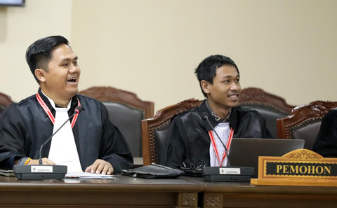 Kuasa Hukum Pemohon, Anton Heri saat membacakan permohonan pemohon dalam sidang Pendahuluan Perselisihan Hasil Pemilihan Umum Bupati Pesawaran | Foto : Dok Humas MK RI