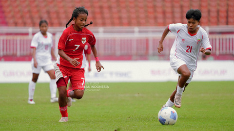 Aksi Timnas Wanita Indonesia saat menghadapi Myanmar di perebutan tempat ketiga ASEAN U-19 Women's Championship 2025, Rabu (18/6). Foto: PSSI